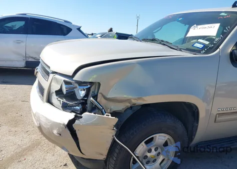 2010 Chevrolet Suburban 1500 Lt1 z USA, uszkodzony, nr VIN 1GNUCJE01AR226009